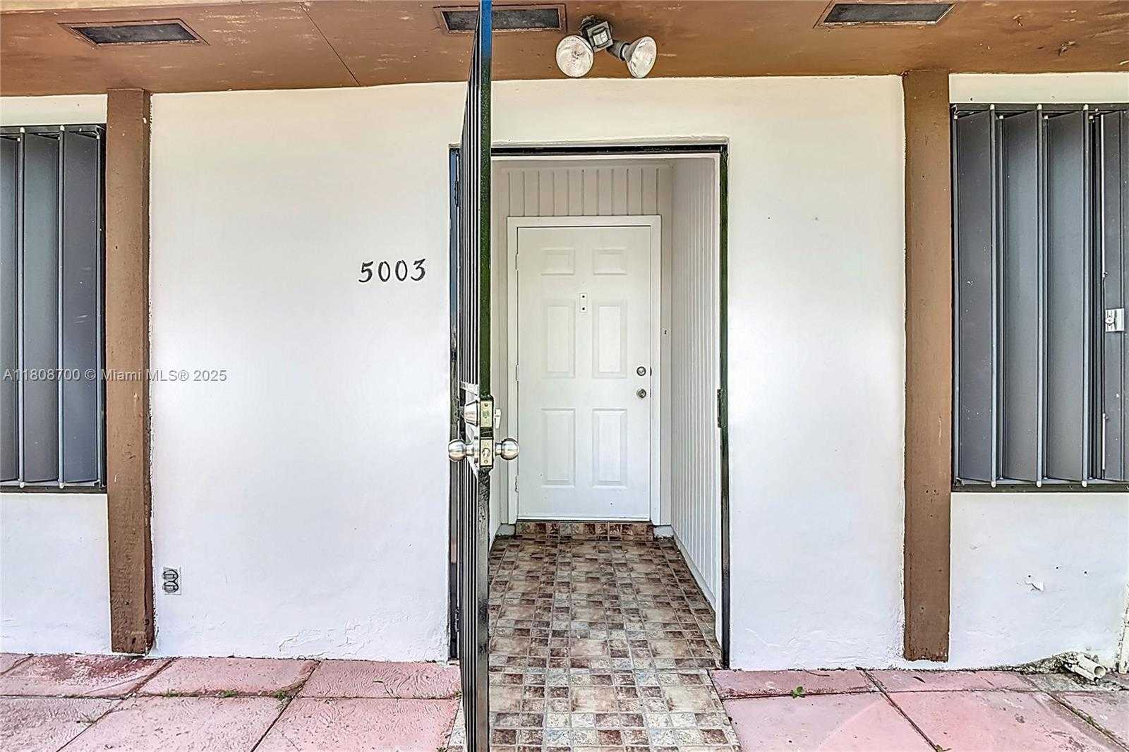 Small Image of 5003 SOUTH WEST 139TH CT, Miami Number 2