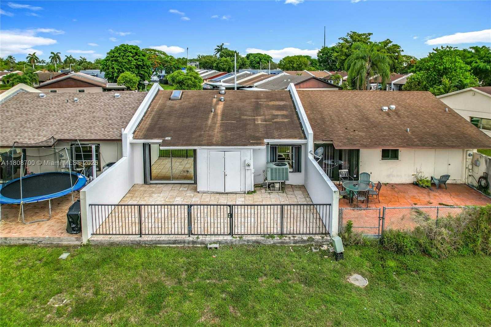 Small Image of 5003 SOUTH WEST 139TH CT, Miami Number 24