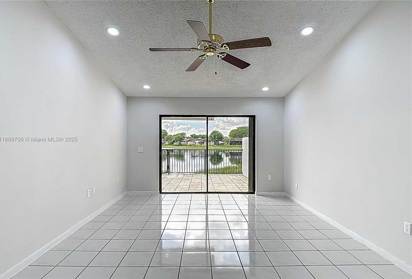Small Image of 5003 SOUTH WEST 139TH CT, Miami Number 4