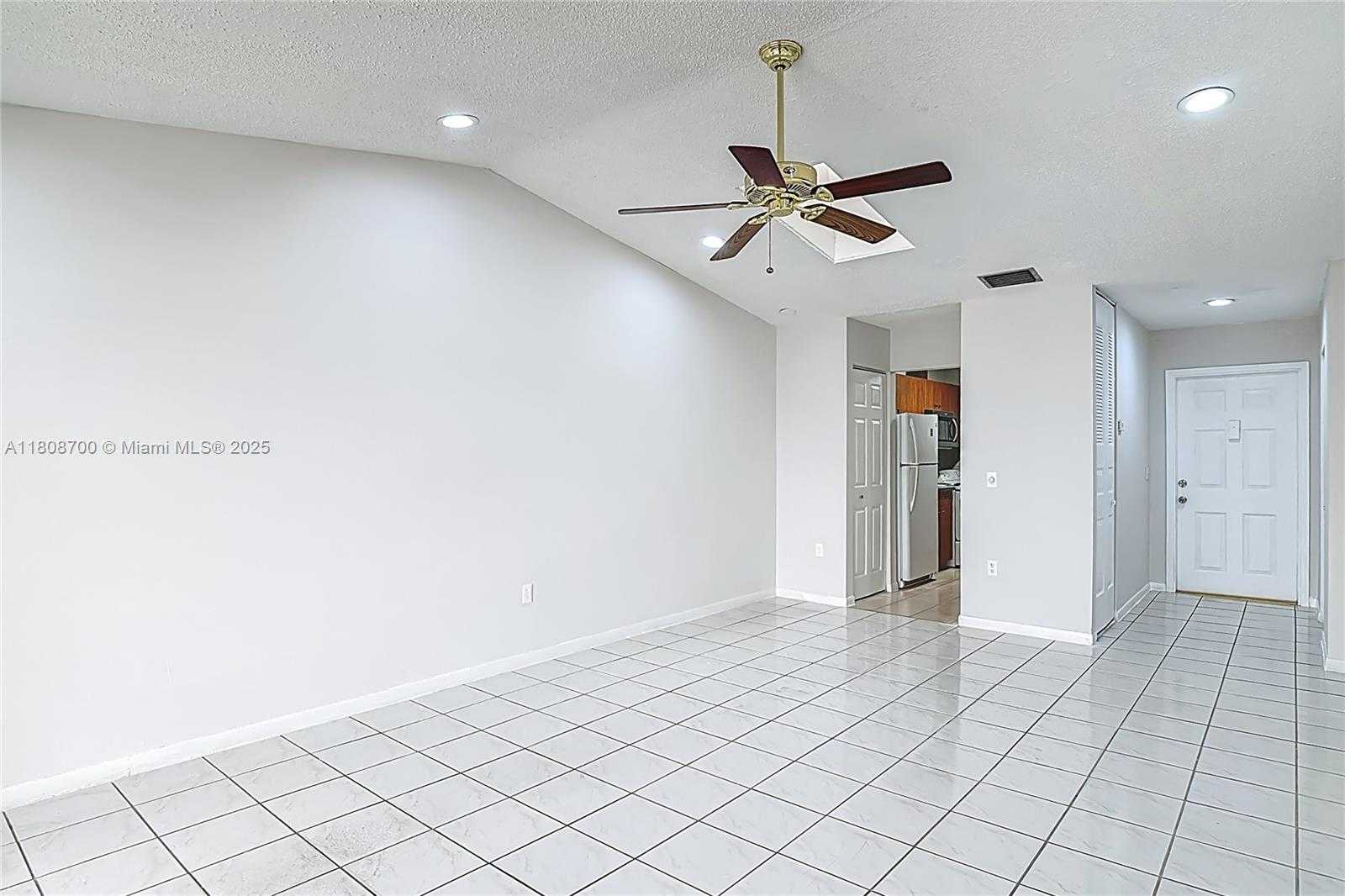 Small Image of 5003 SOUTH WEST 139TH CT, Miami Number 6