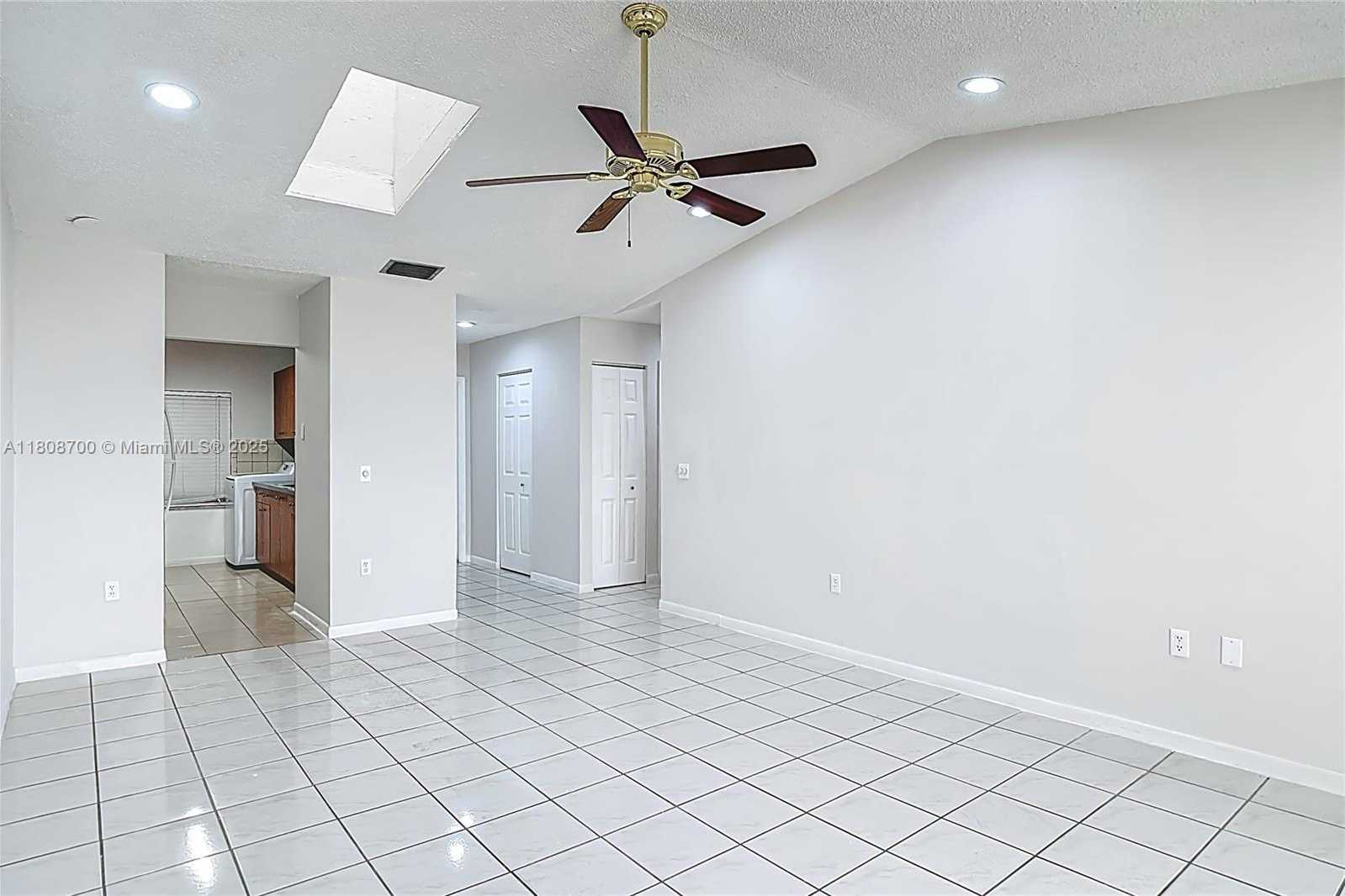 Small Image of 5003 SOUTH WEST 139TH CT, Miami Number 7