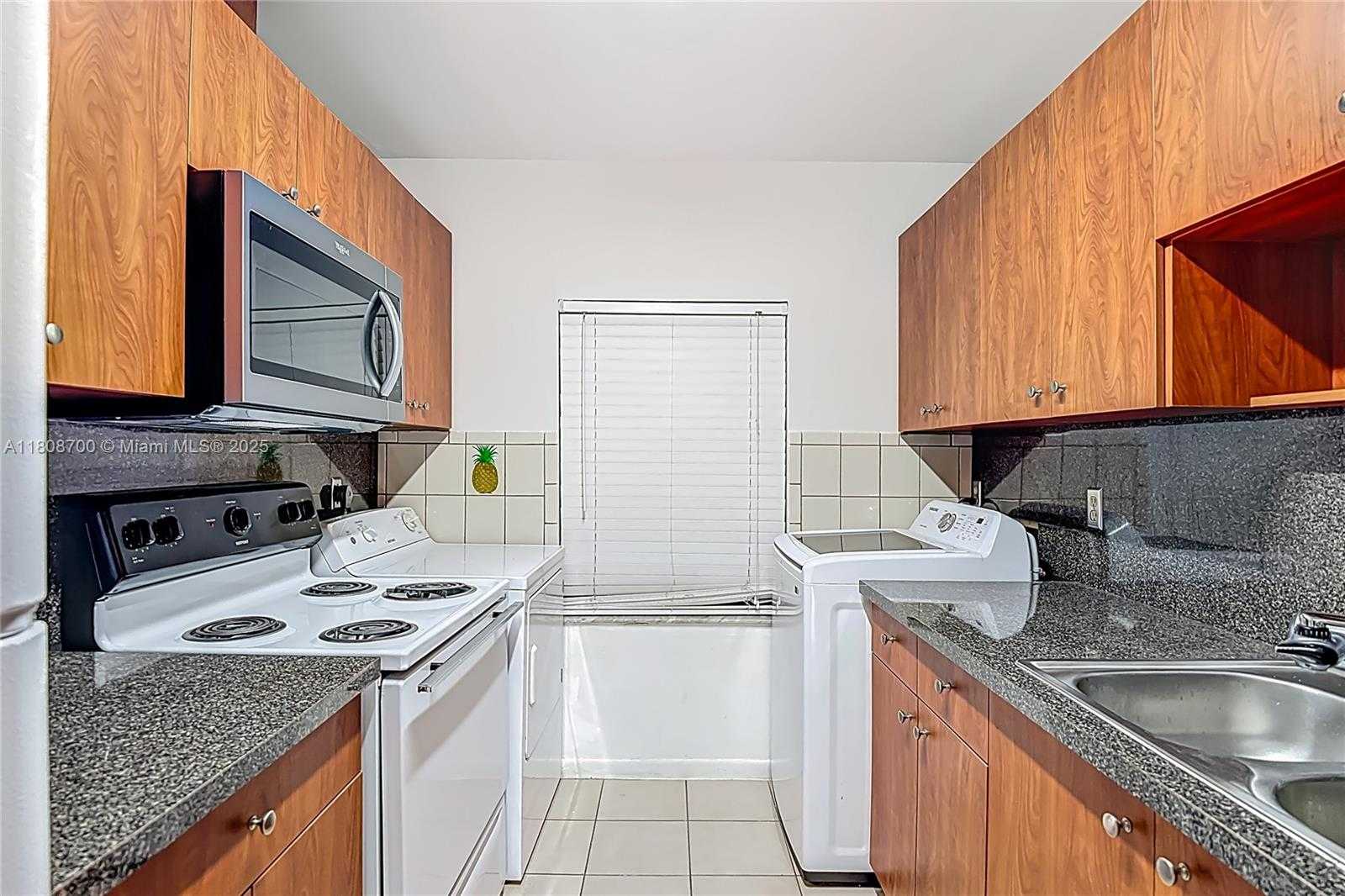 Small Image of 5003 SOUTH WEST 139TH CT, Miami Number 8