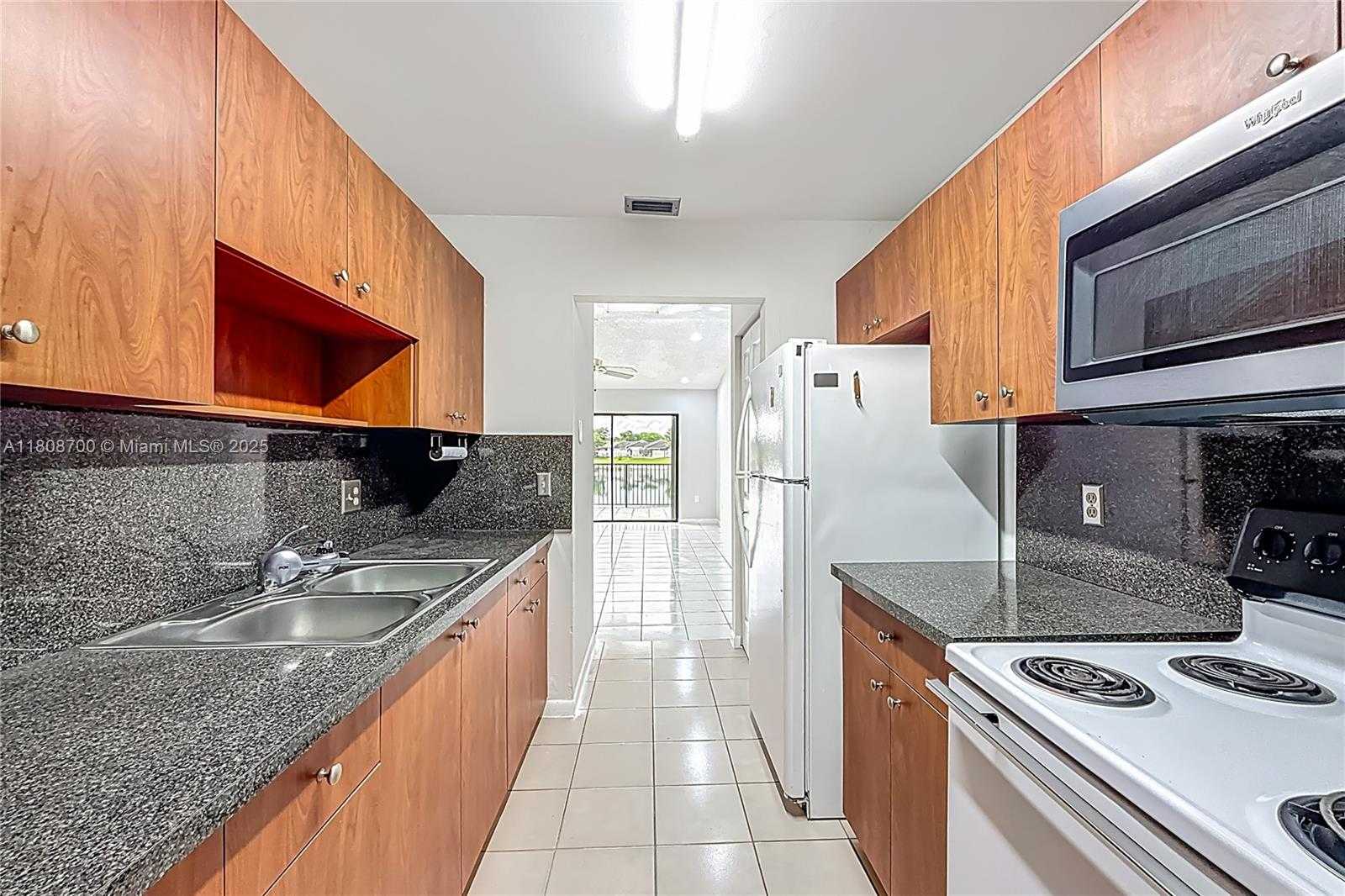Small Image of 5003 SOUTH WEST 139TH CT, Miami Number 9