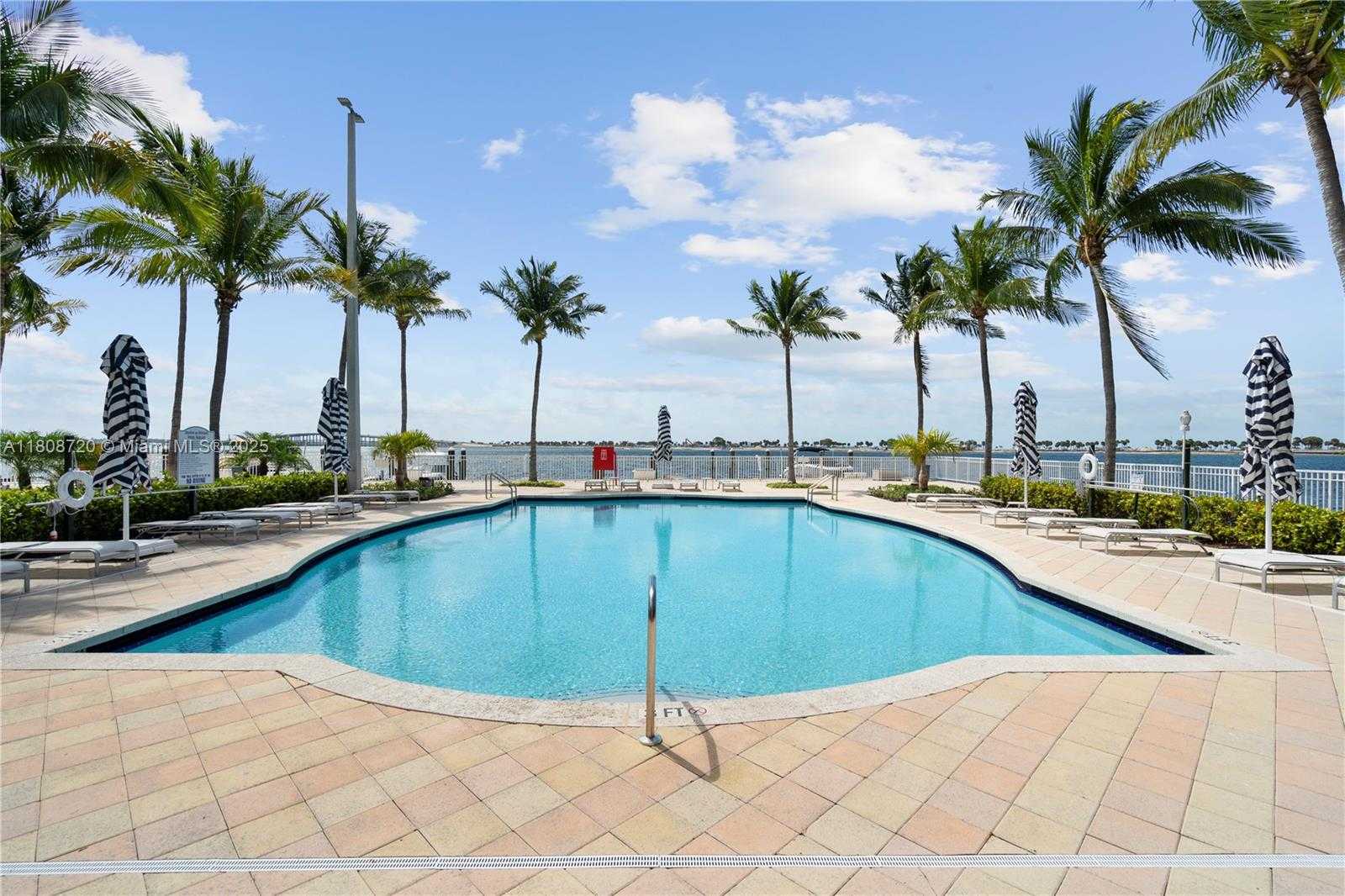 Small Image of 2101 Brickell Ave, Miami, FL 33129, USA Number 18