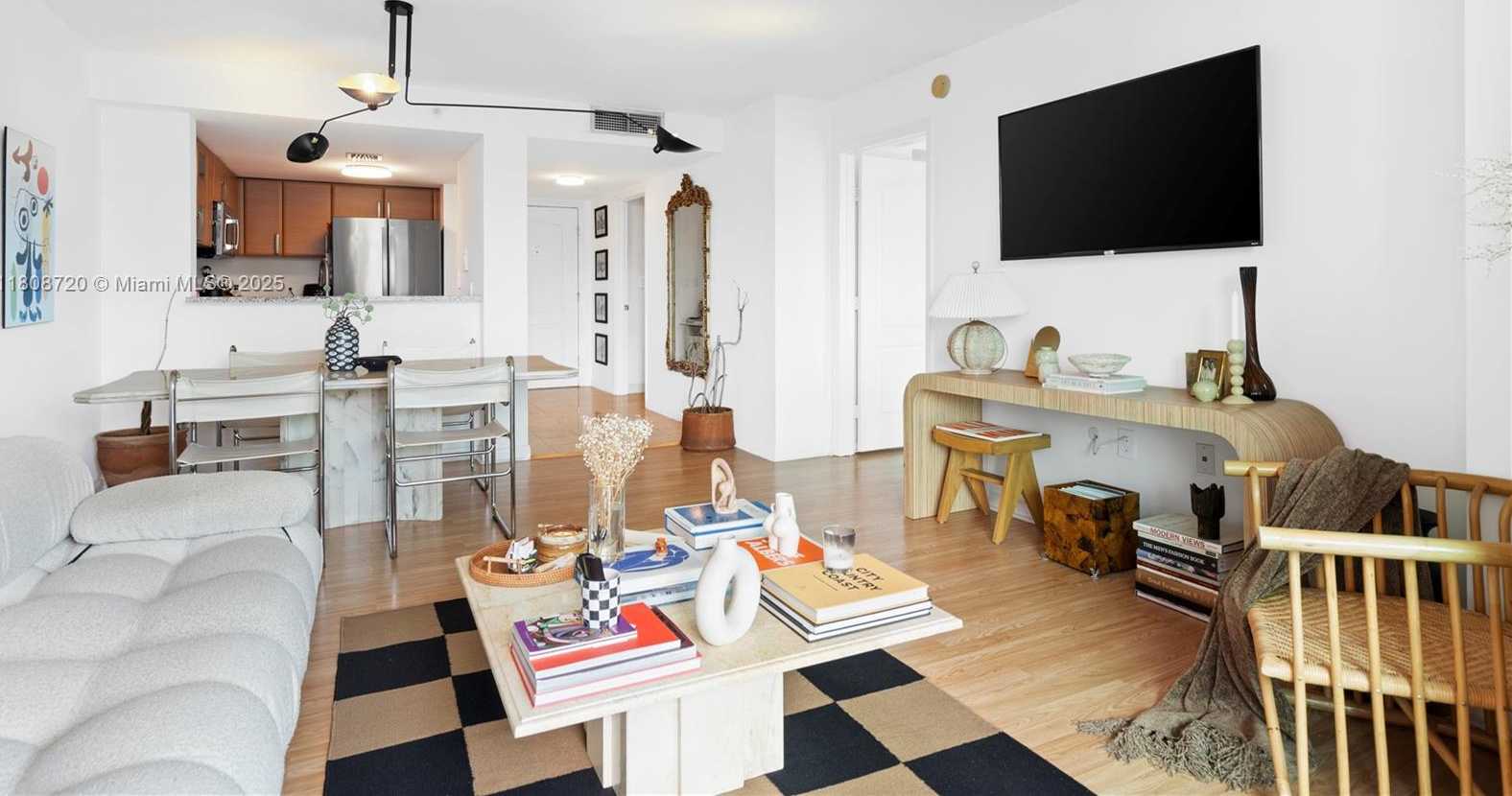 Small Image of 2101 Brickell Ave, Miami, FL 33129, USA Number 4