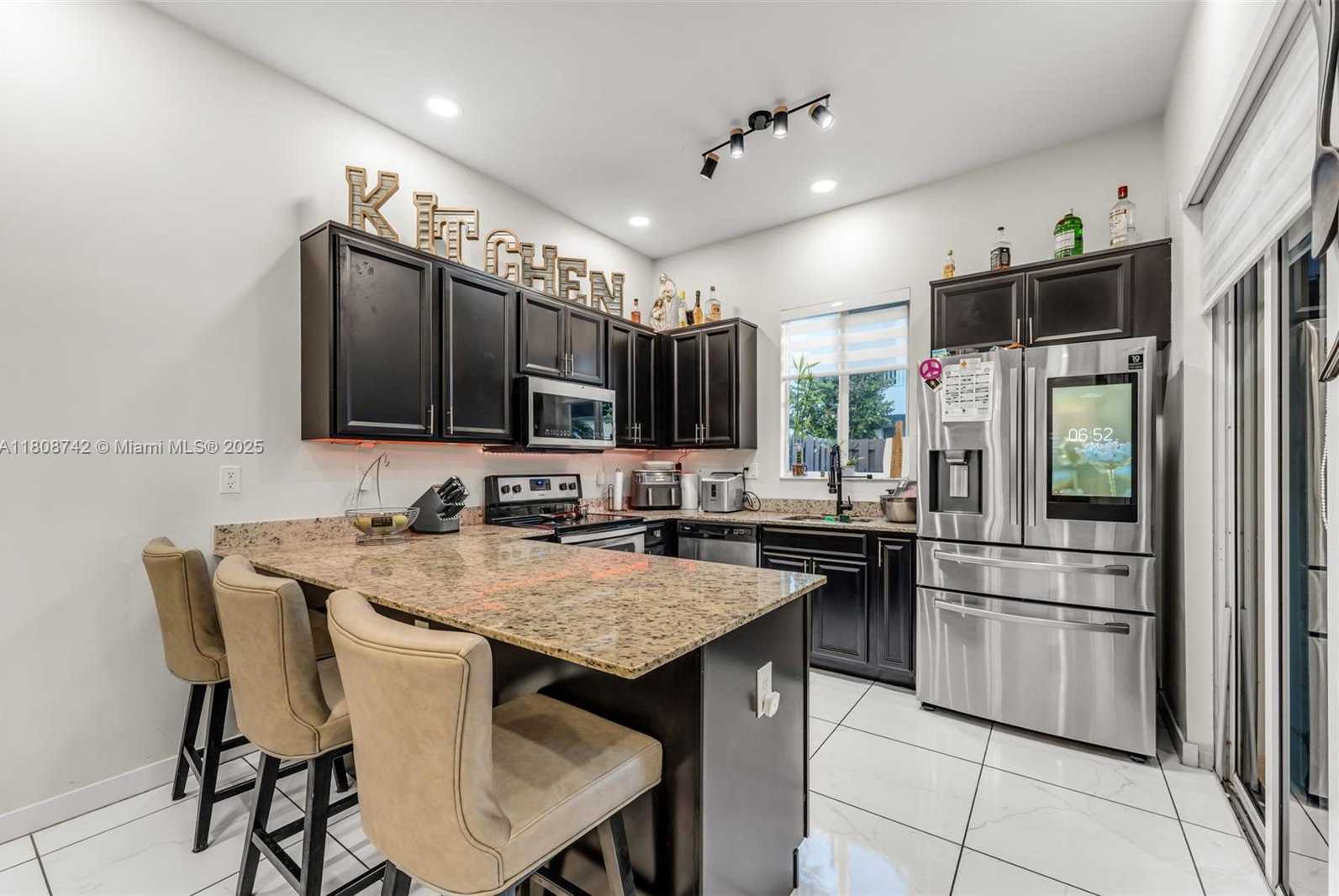 Small Image of 17612 SOUTH WEST 153RD AVE, Miami Number 8