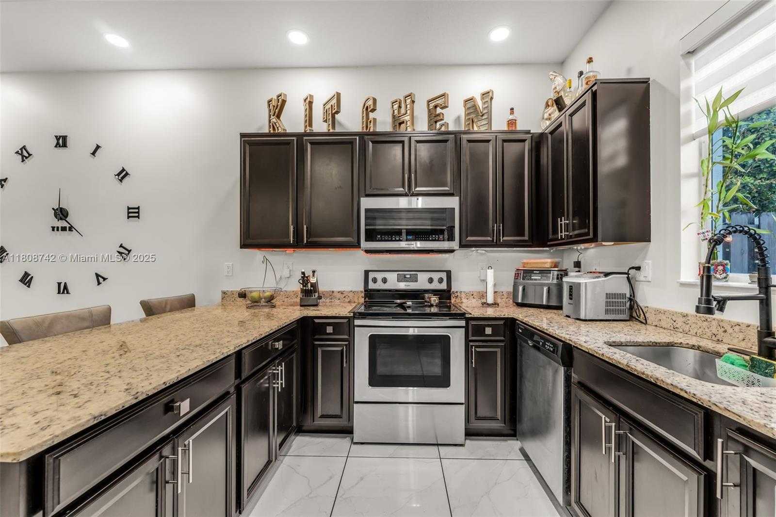 Small Image of 17612 SOUTH WEST 153RD AVE, Miami Number 9