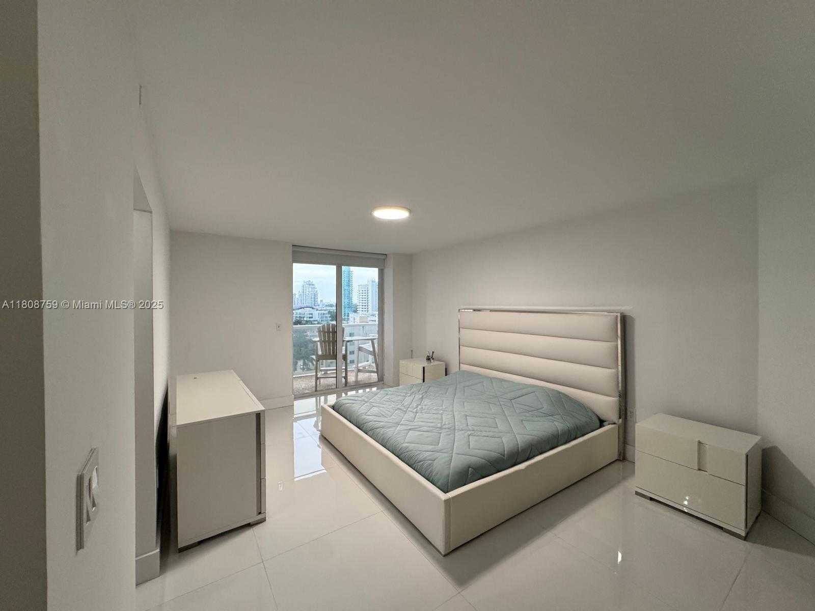 Small Image of 6423 COLLINS AVE #1001, Miami Beach Number 12
