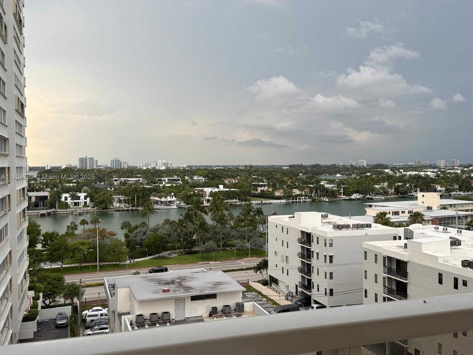 Small Image of 6423 COLLINS AVE #1001, Miami Beach Number 18