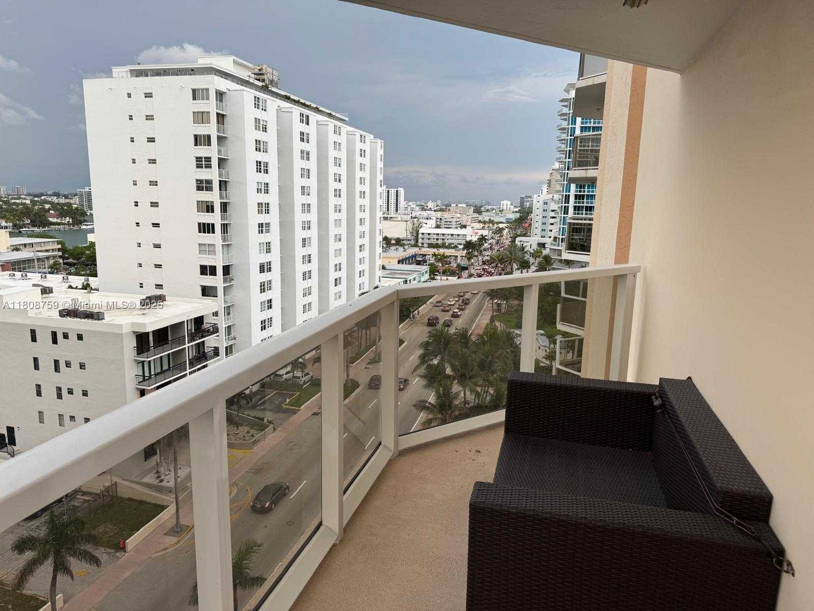 Small Image of 6423 COLLINS AVE #1001, Miami Beach Number 19