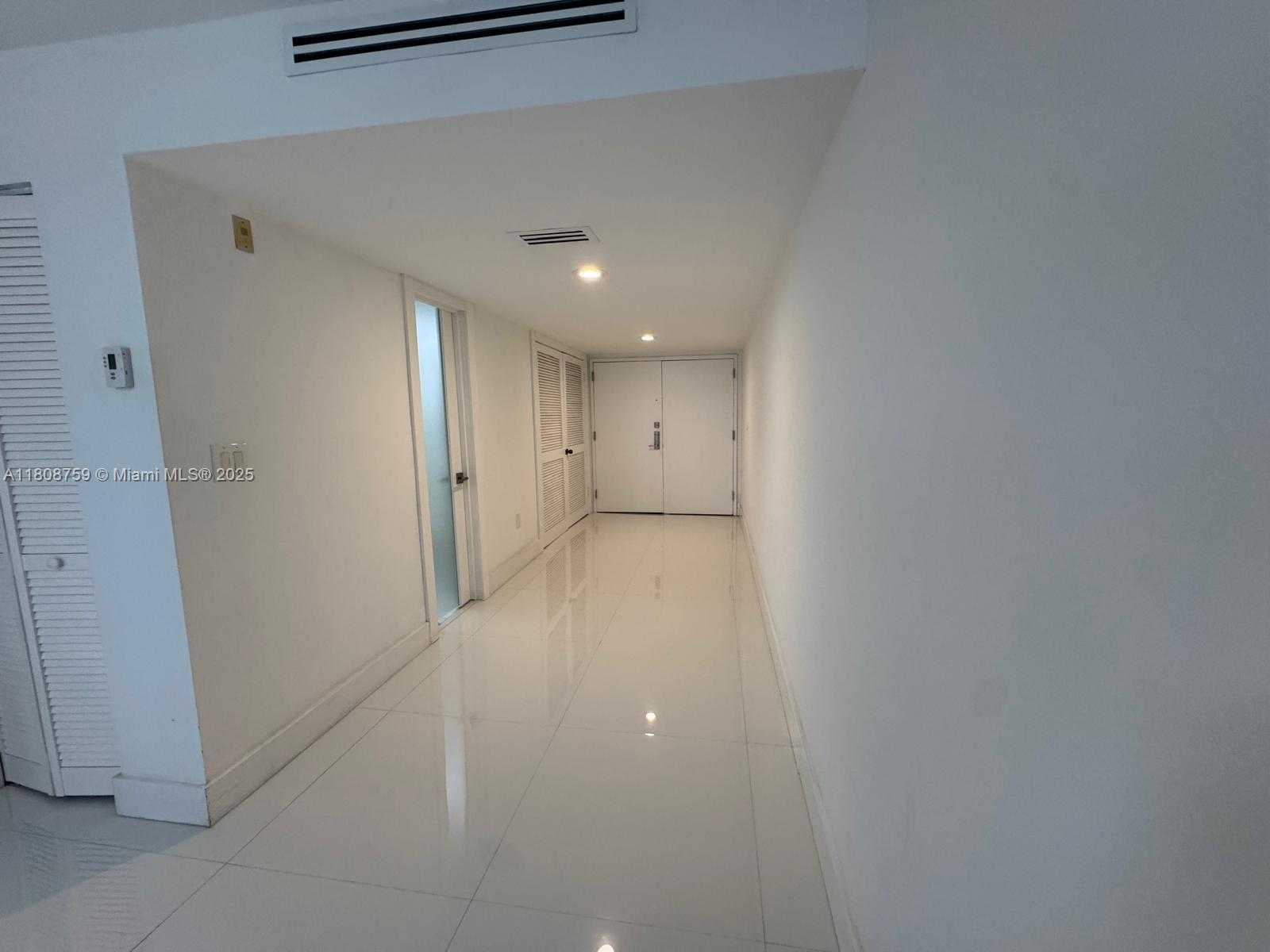 Small Image of 6423 COLLINS AVE #1001, Miami Beach Number 2