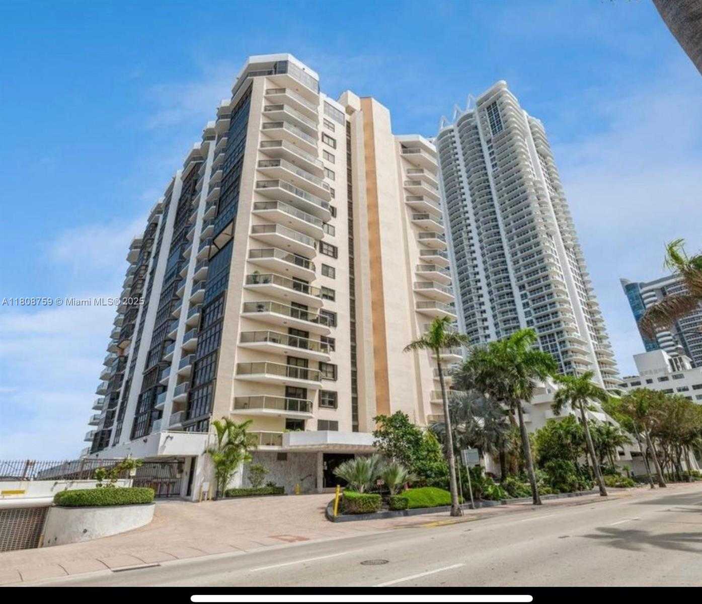 Small Image of 6423 COLLINS AVE #1001, Miami Beach Number 21