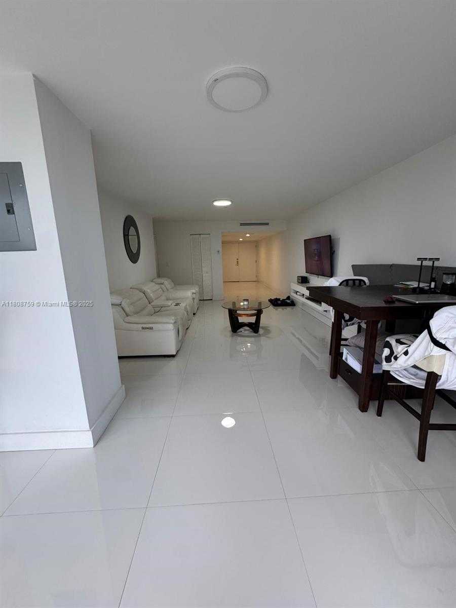Small Image of 6423 COLLINS AVE #1001, Miami Beach Number 3