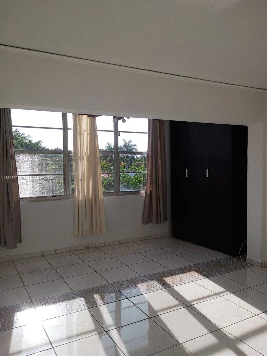 Small Image of 1800 SOUTH WEST 25TH ST #2305, Miami Number 4