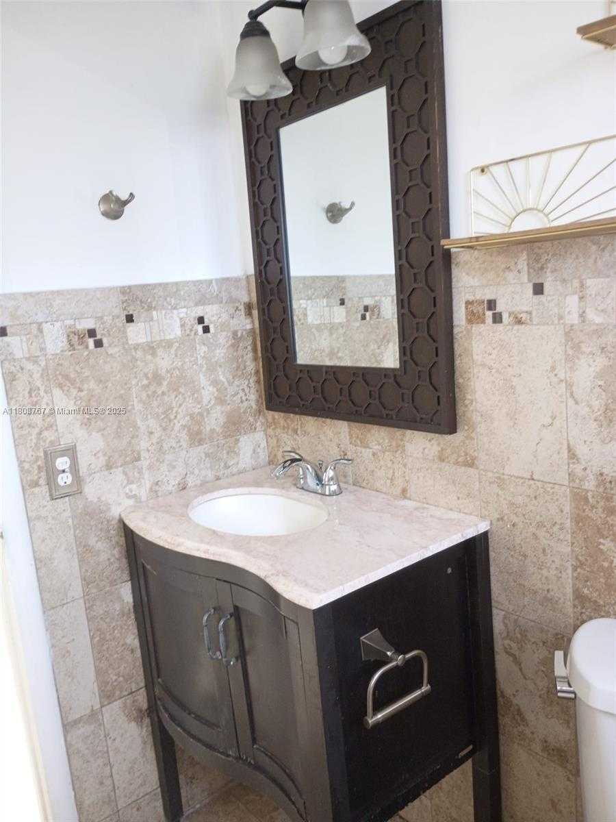 Small Image of 1800 SOUTH WEST 25TH ST #2305, Miami Number 9
