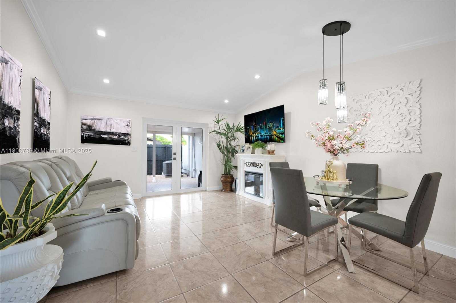 Small Image of 14103 SOUTH WEST 55TH ST, Miami Number 3