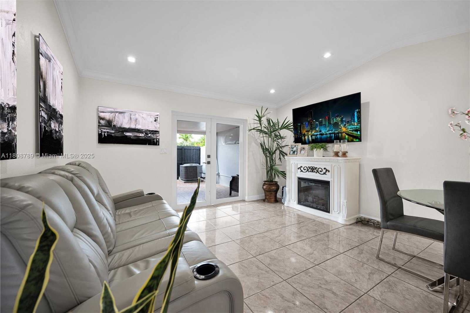 Small Image of 14103 SOUTH WEST 55TH ST, Miami Number 4
