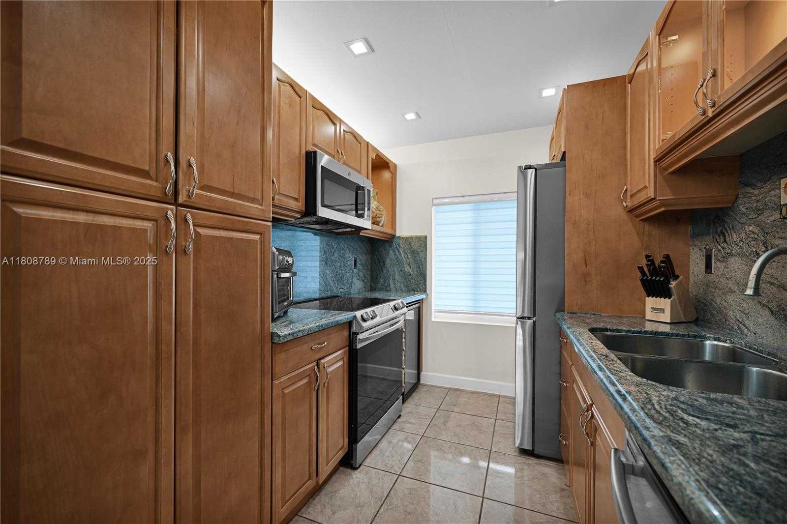 Small Image of 14103 SOUTH WEST 55TH ST, Miami Number 9