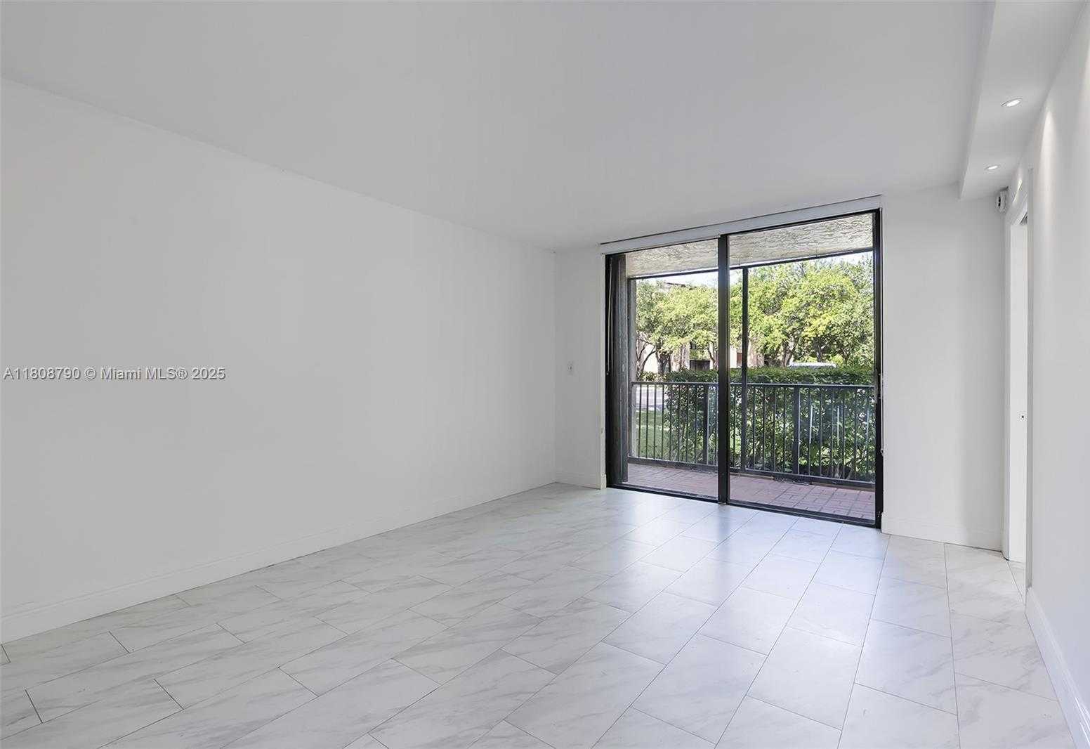 Small Image of 14221 N Kendall Dr, Miami, FL 33186, USA Number 12