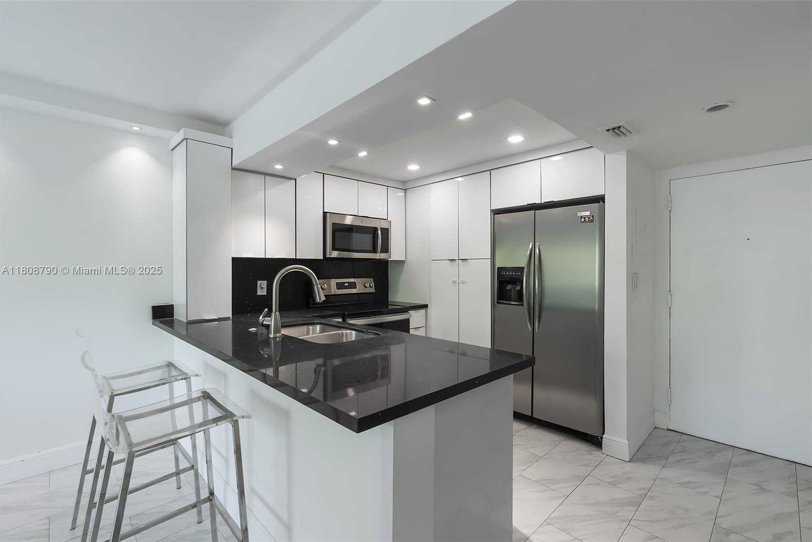 Small Image of 14221 N Kendall Dr, Miami, FL 33186, USA Number 2