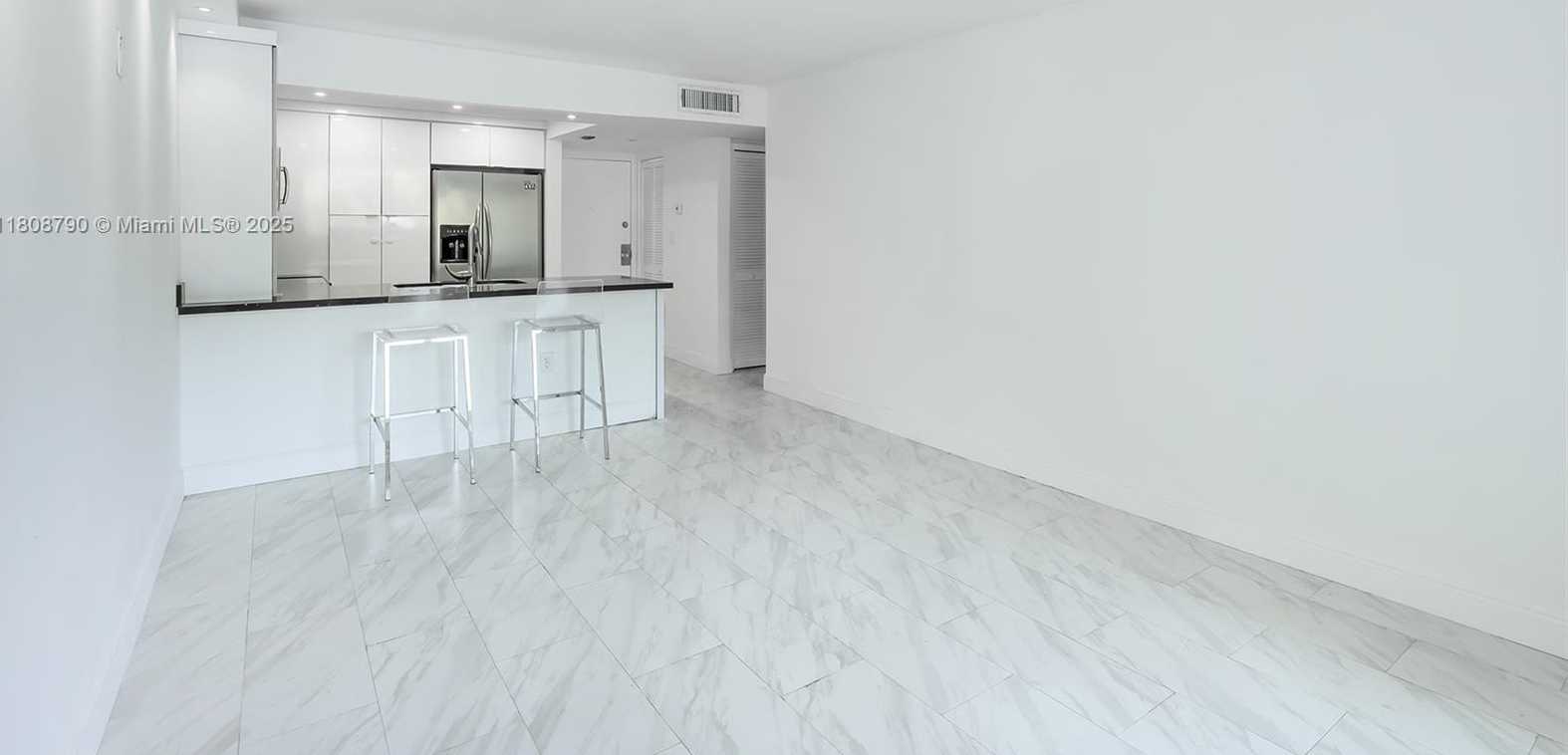 Small Image of 14221 N Kendall Dr, Miami, FL 33186, USA Number 5