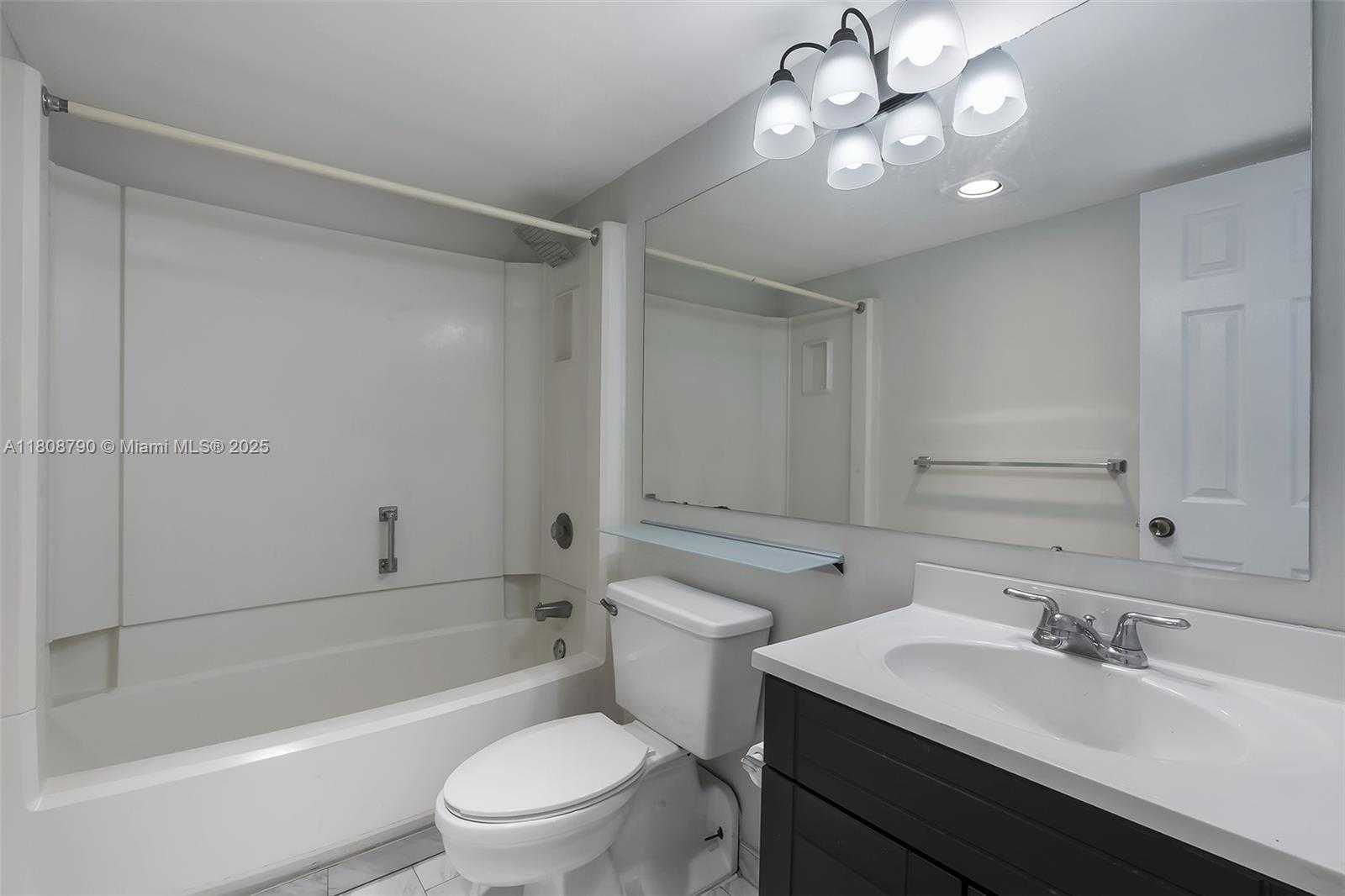 Small Image of 14221 N Kendall Dr, Miami, FL 33186, USA Number 8