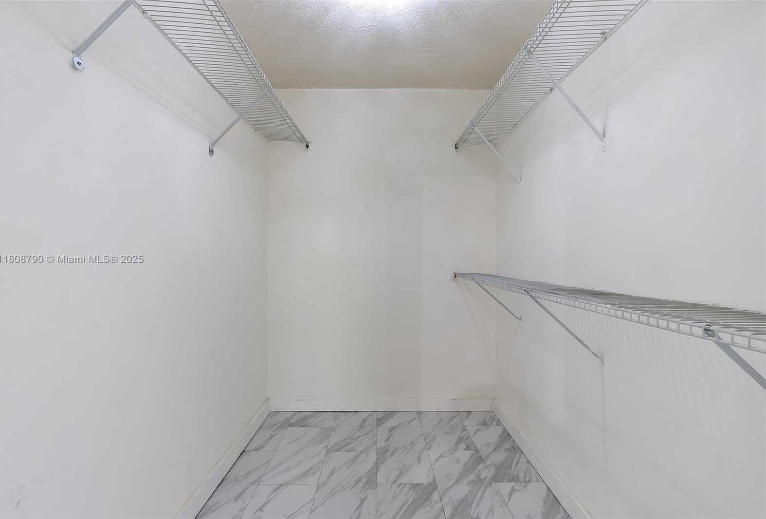 Small Image of 14221 N Kendall Dr, Miami, FL 33186, USA Number 9