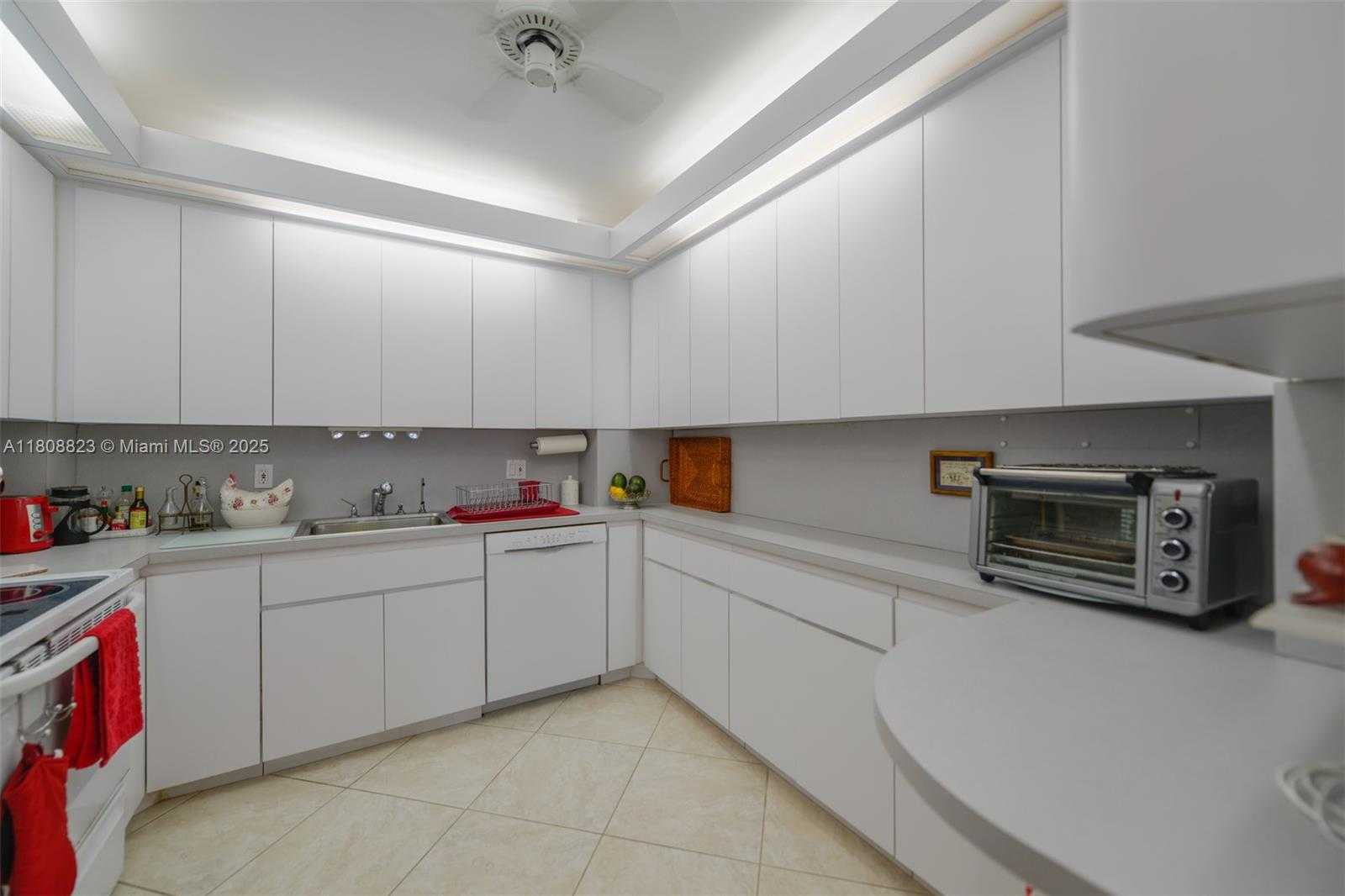 Small Image of 1950 SOUTH OCEAN DR #18Q, Hallandale Beach Number 8