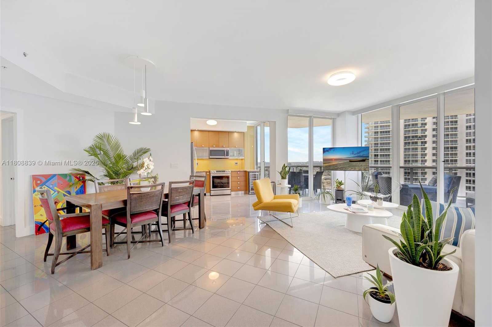 Small Image of 6301 COLLINS AVE #TS8, Miami Beach Number 15