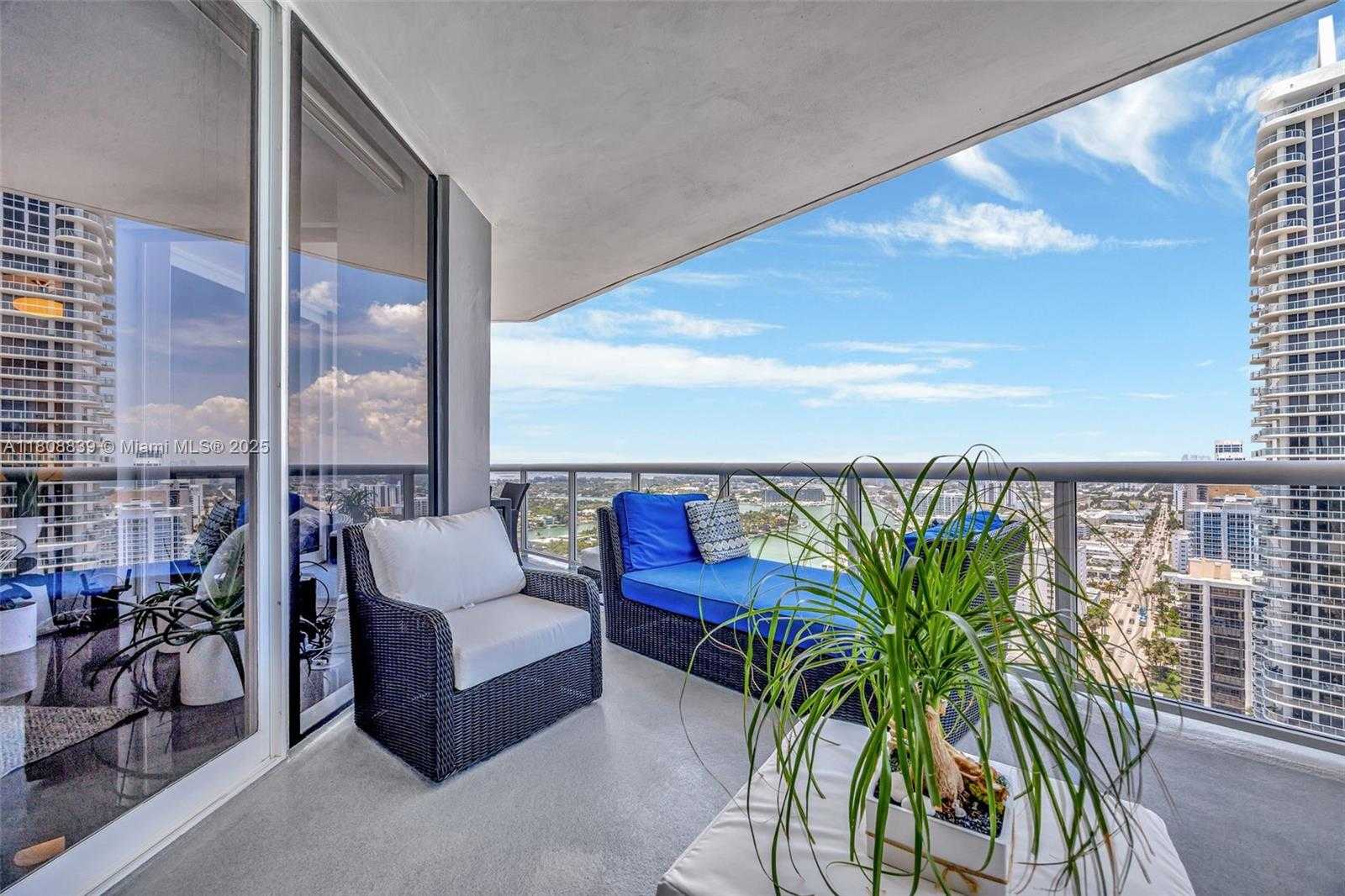 Small Image of 6301 COLLINS AVE #TS8, Miami Beach Number 21