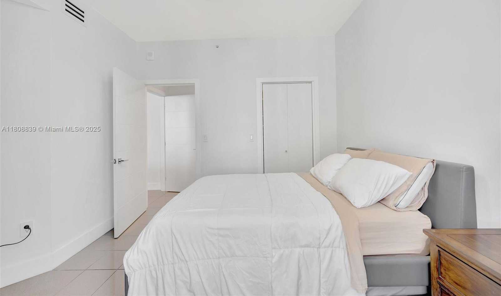 Small Image of 6301 COLLINS AVE #TS8, Miami Beach Number 39
