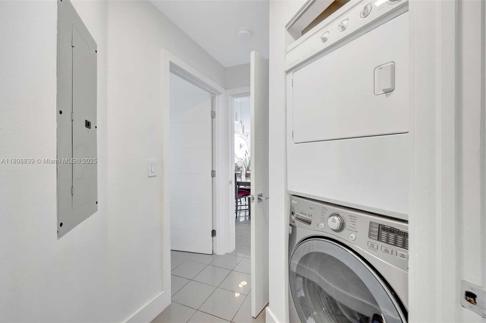 Small Image of 6301 COLLINS AVE #TS8, Miami Beach Number 42
