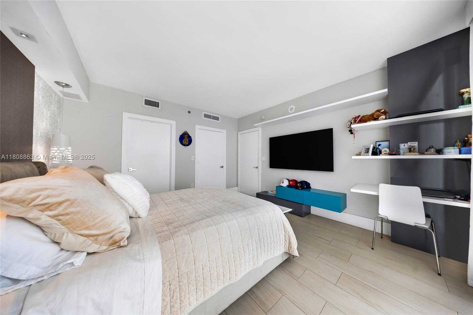 Small Image of 55 SOUTH EAST 6TH ST #2803, Miami Number 18