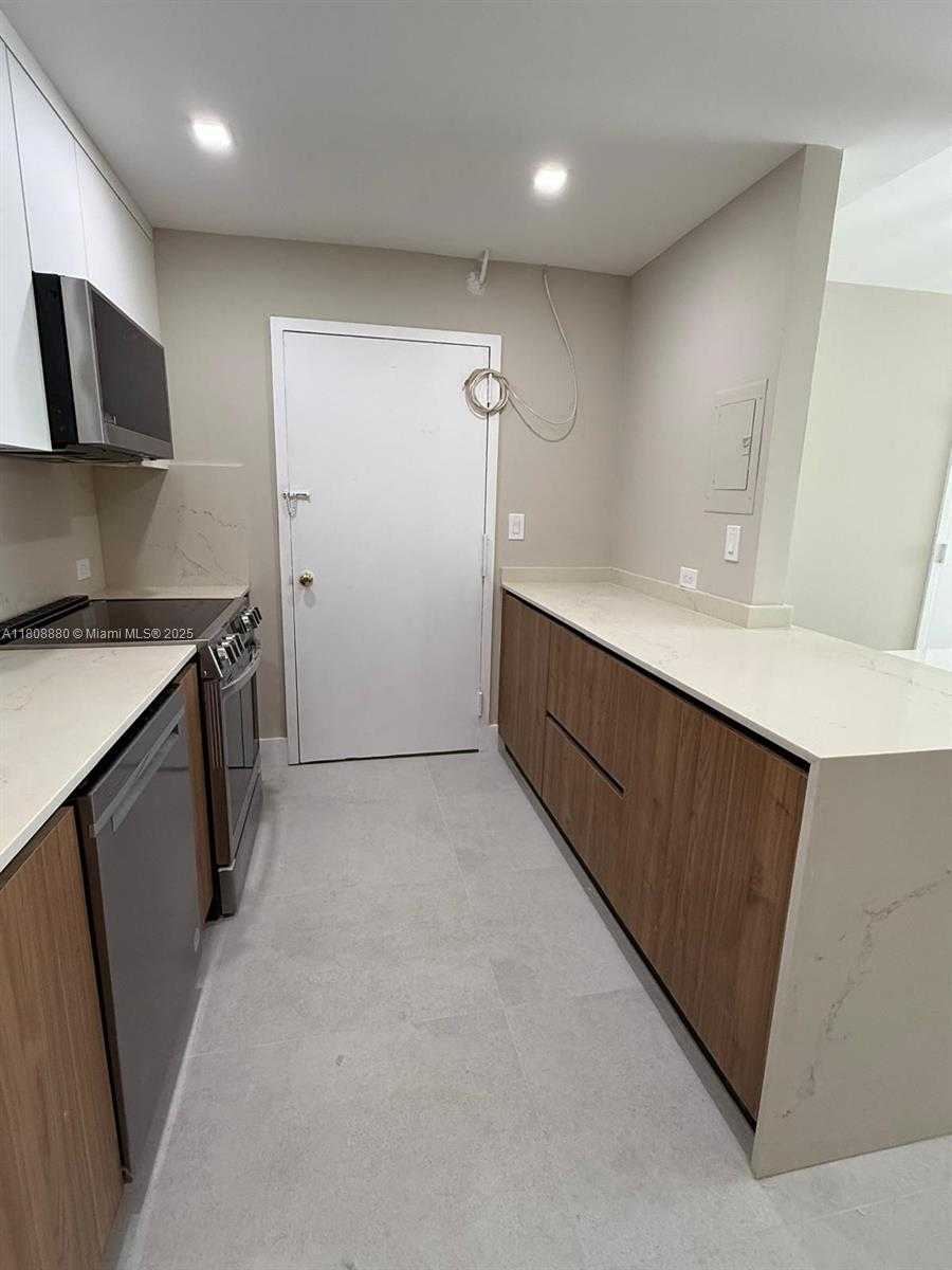 Small Image of 6801 INDIAN CREEK DR #207, Miami Beach Number 10