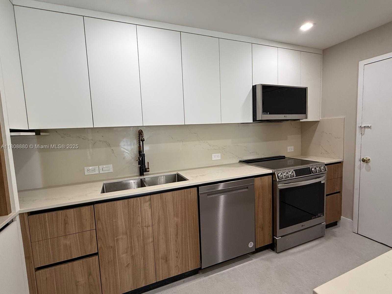 Small Image of 6801 INDIAN CREEK DR #207, Miami Beach Number 11