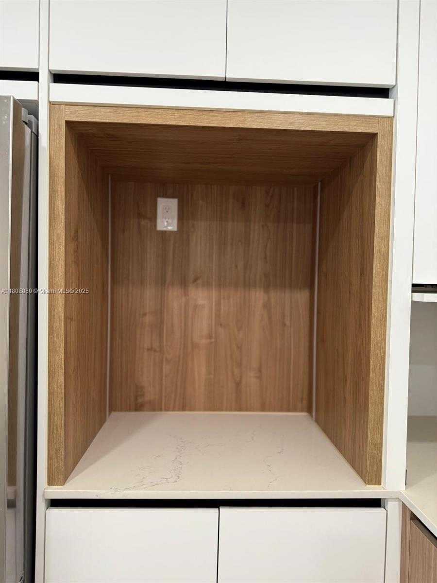 Small Image of 6801 INDIAN CREEK DR #207, Miami Beach Number 17