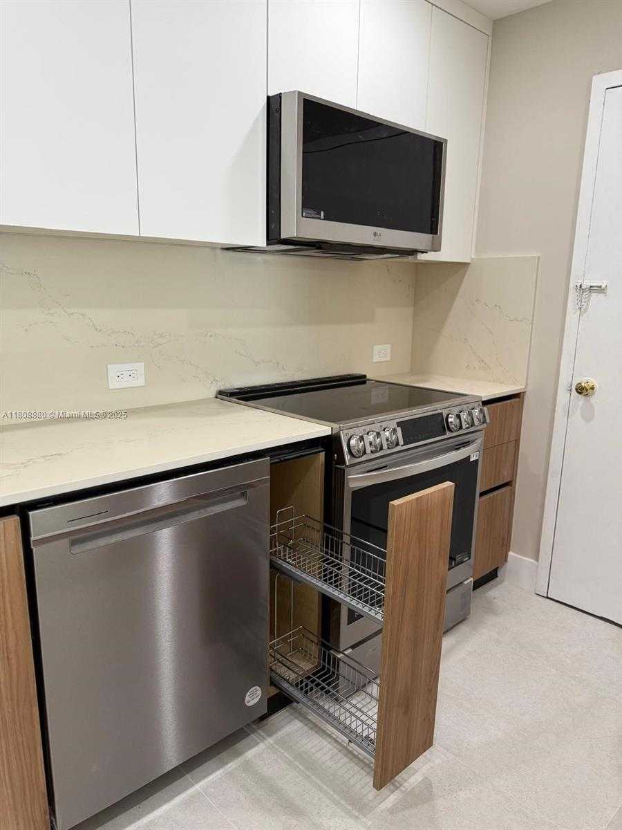 Small Image of 6801 INDIAN CREEK DR #207, Miami Beach Number 22