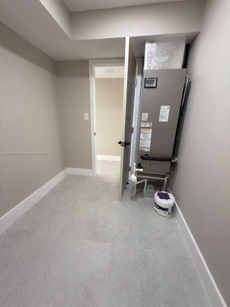 Small Image of 6801 INDIAN CREEK DR #207, Miami Beach Number 30
