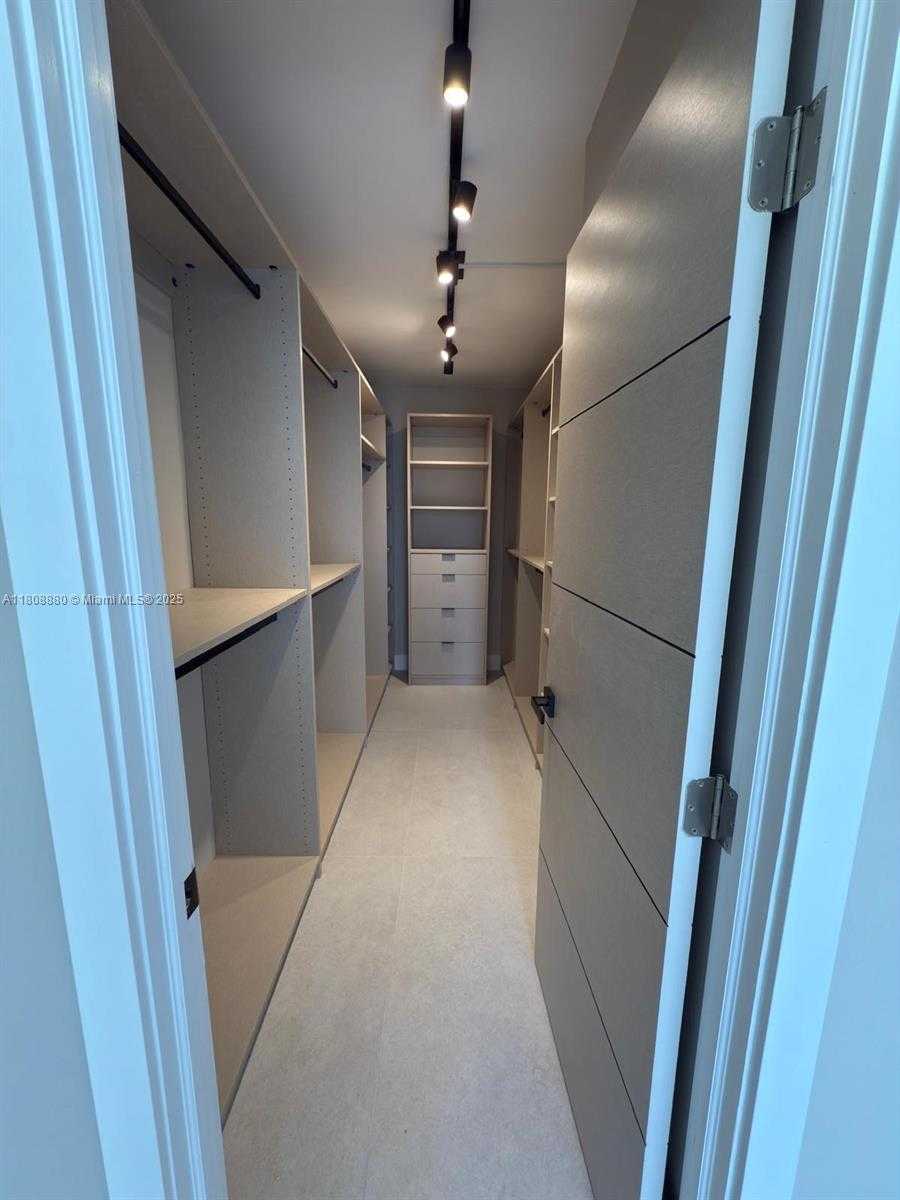 Small Image of 6801 INDIAN CREEK DR #207, Miami Beach Number 40