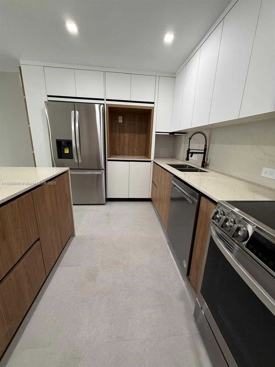 Small Image of 6801 INDIAN CREEK DR #207, Miami Beach Number 5