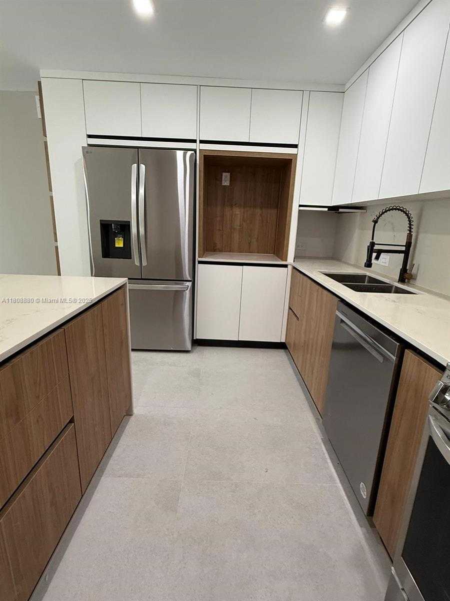 Small Image of 6801 INDIAN CREEK DR #207, Miami Beach Number 9