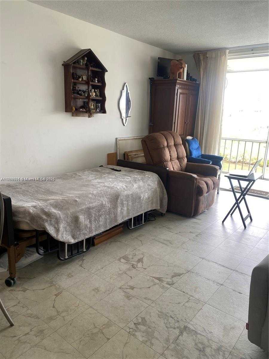 Small Image of 3030 MARCOS DR #T504, Aventura Number 13