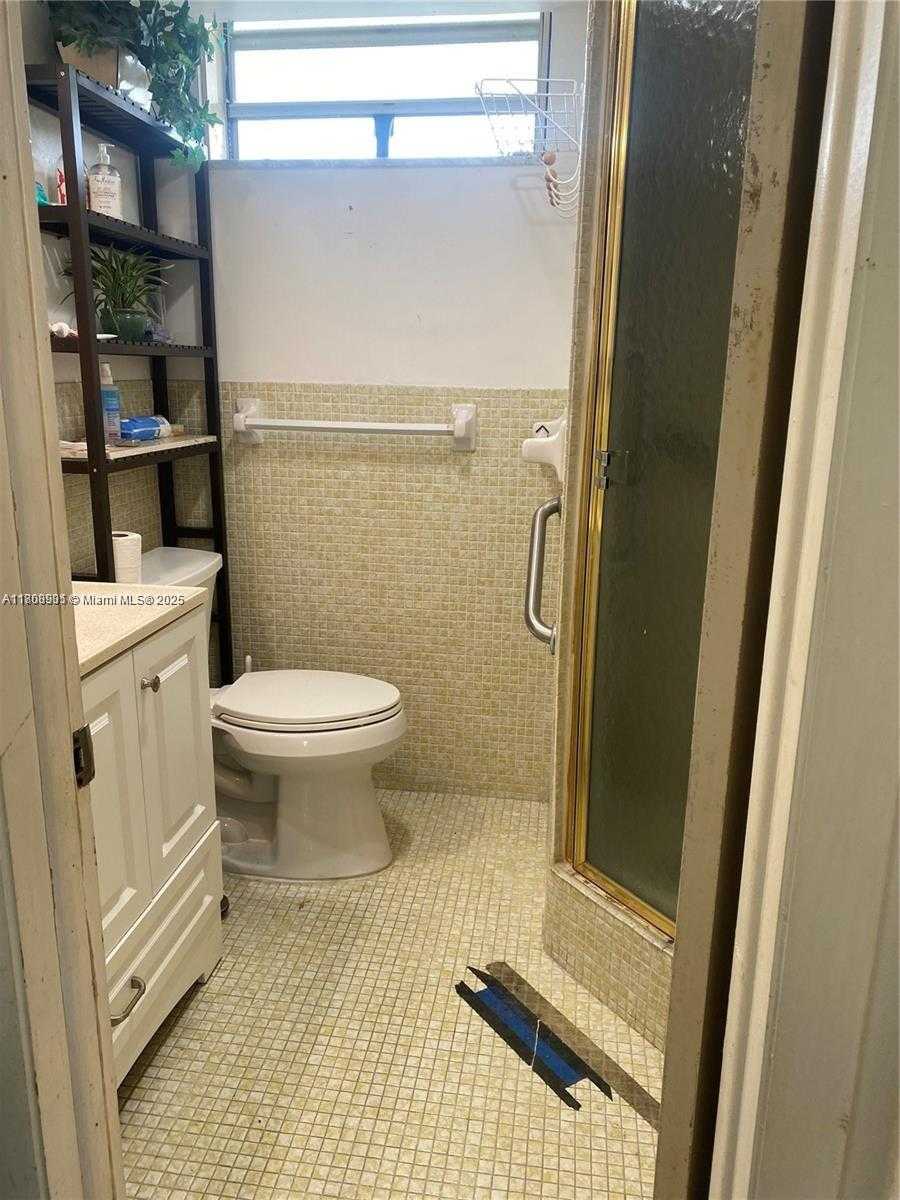 Small Image of 3030 MARCOS DR #T504, Aventura Number 16