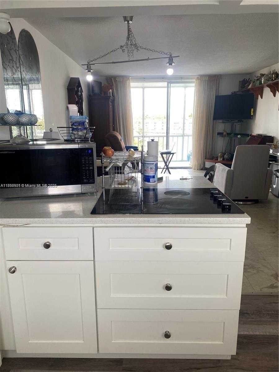 Small Image of 3030 MARCOS DR #T504, Aventura Number 18