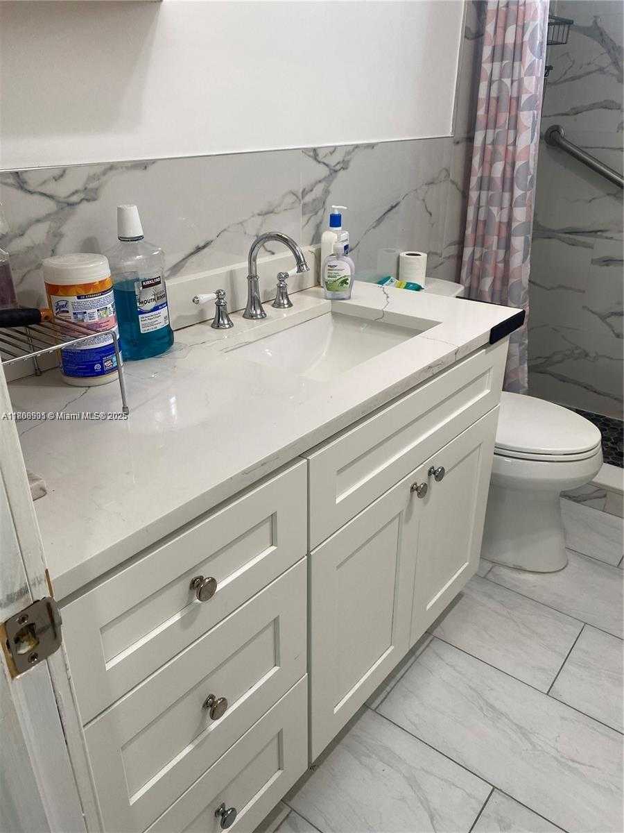 Small Image of 3030 MARCOS DR #T504, Aventura Number 19