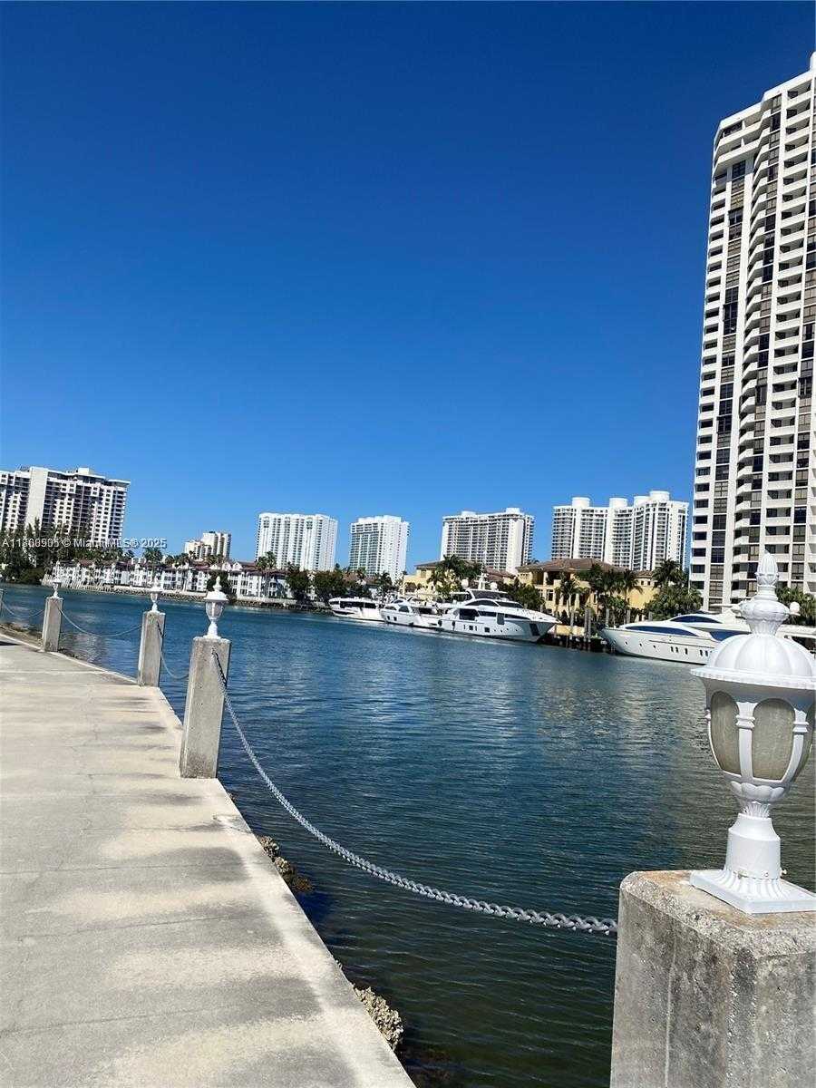 Small Image of 3030 MARCOS DR #T504, Aventura Number 26