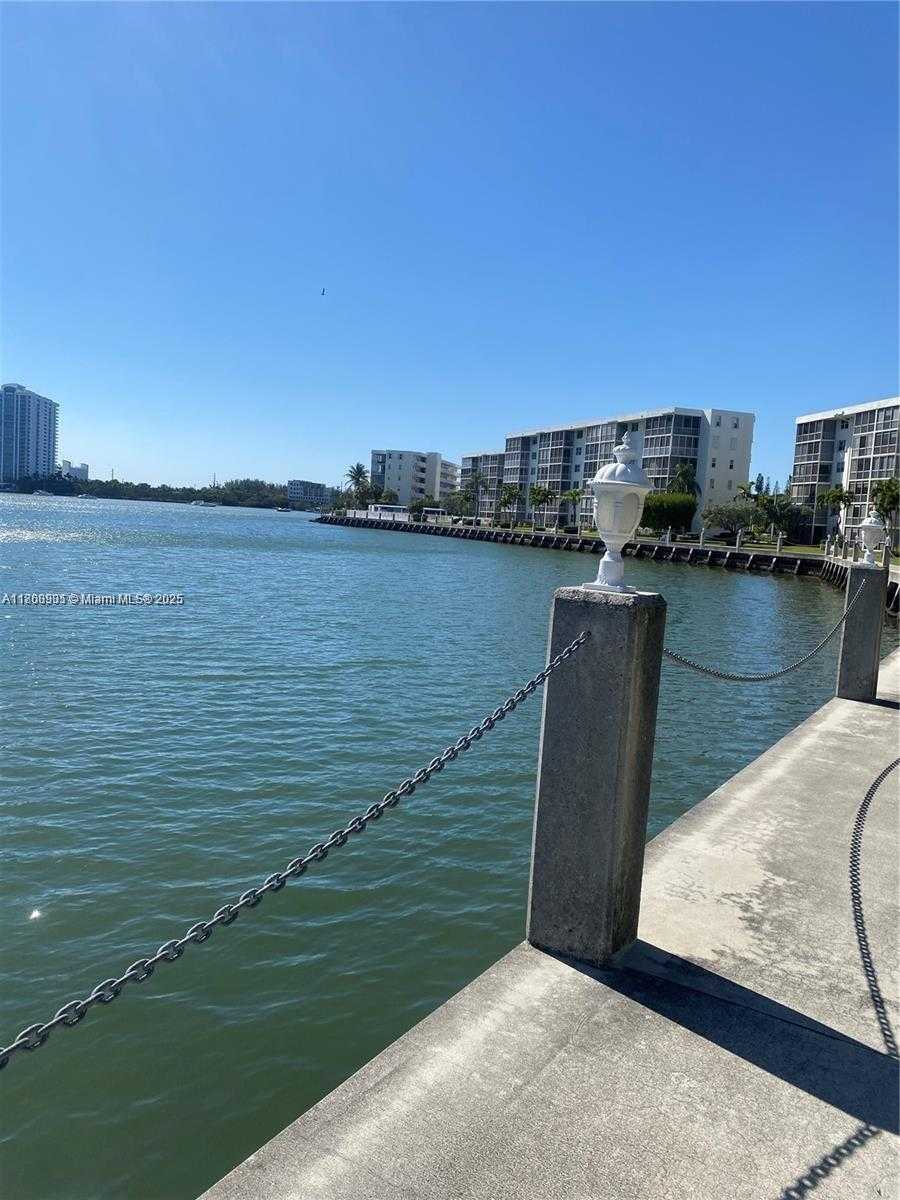Small Image of 3030 MARCOS DR #T504, Aventura Number 4