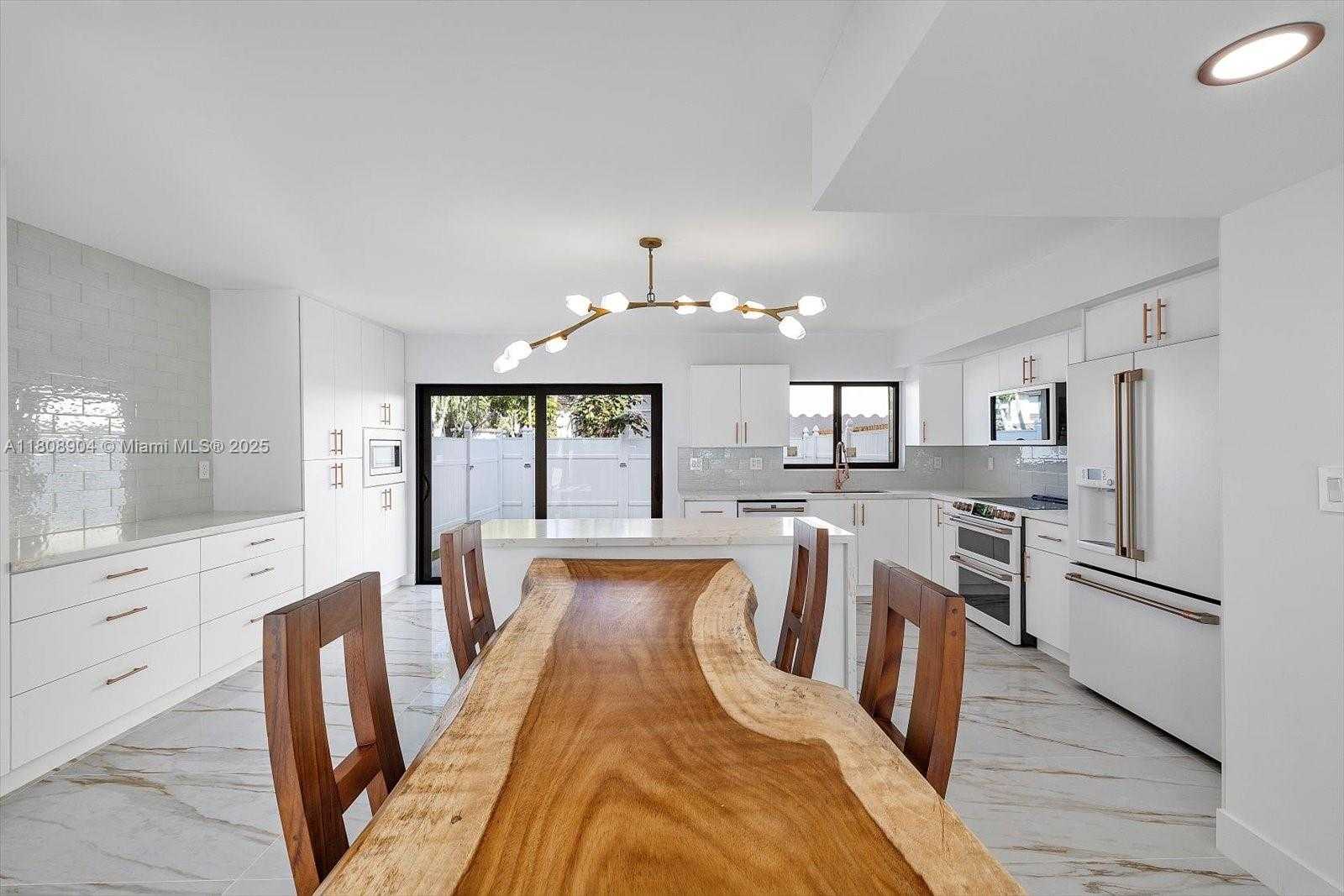 Small Image of 16449 NORTH EAST 26TH AVE #16, North Miami Beach Number 2