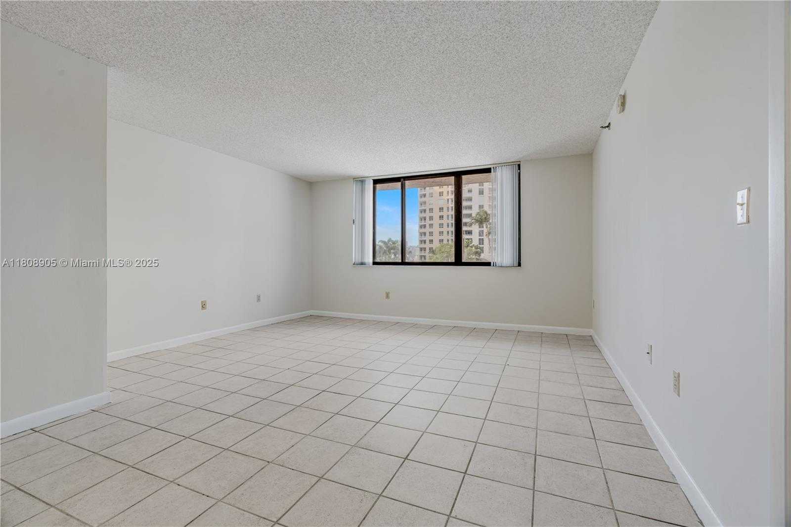 Small Image of 540 BRICKELL KEY DR #718, Miami Number 4