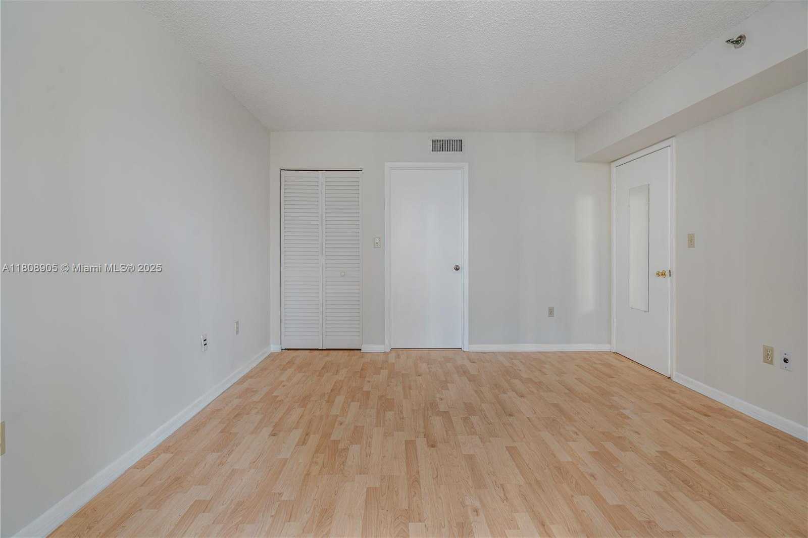 Small Image of 540 BRICKELL KEY DR #718, Miami Number 5